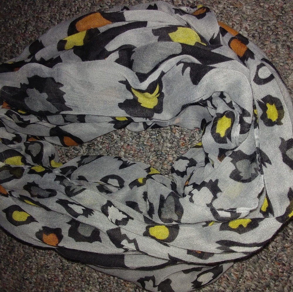 Leopard scarf